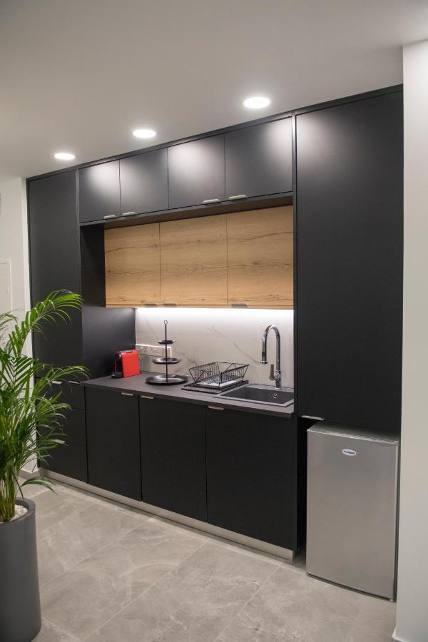 Skin Suites-Luxury Living นิโคเซีย ภายนอก รูปภาพ