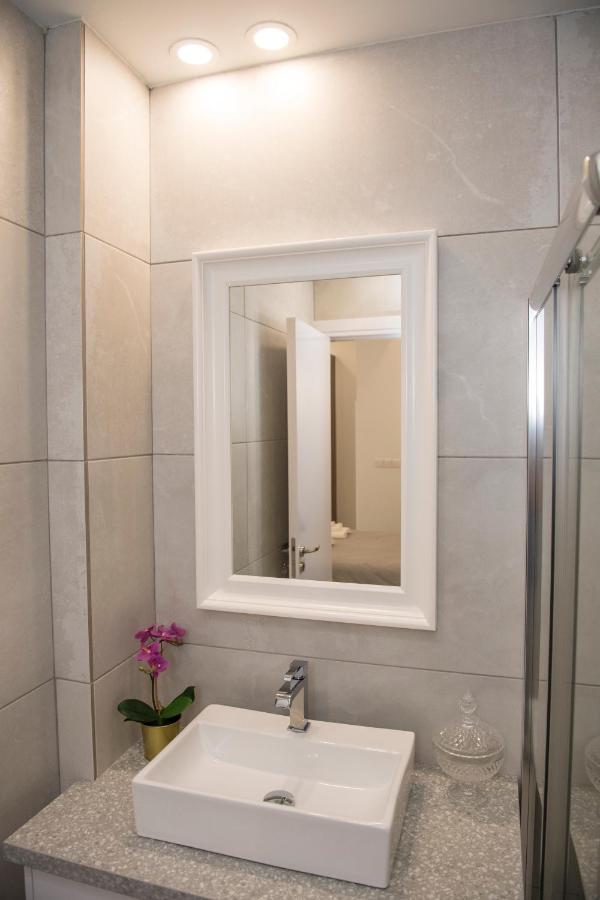 Skin Suites-Luxury Living นิโคเซีย ภายนอก รูปภาพ